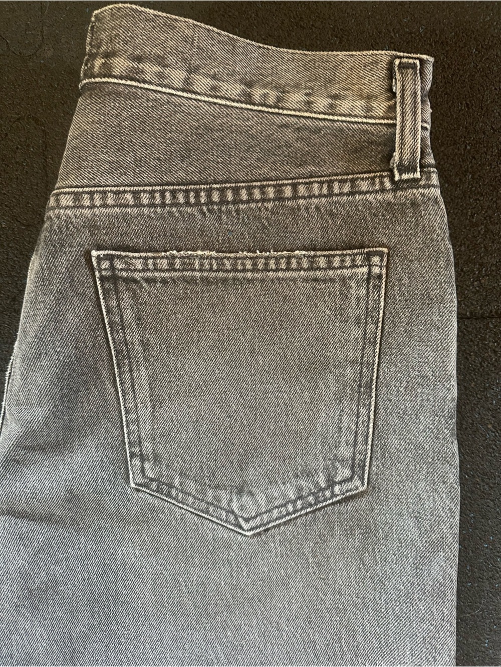 Agolde Wide Leg Cropped Jeans in Washed Black-the low slung baggy jean. - Picture 3 of 10